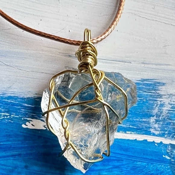 Gold Wire Wrapped Clear Quartz Gemstone Pendant Necklace handmade 4174-4217 - Picture 2 of 11